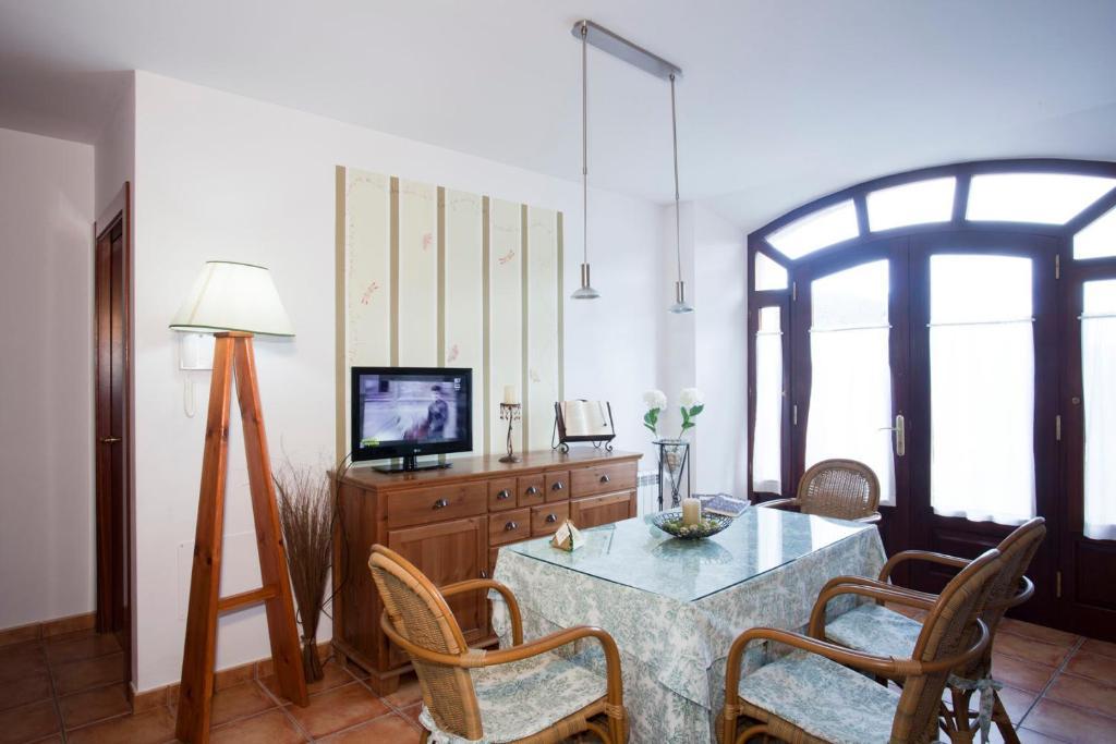 La Fonda De Bustio Hotel ภายนอก รูปภาพ